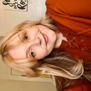 Meet your Posher, Elizabeth